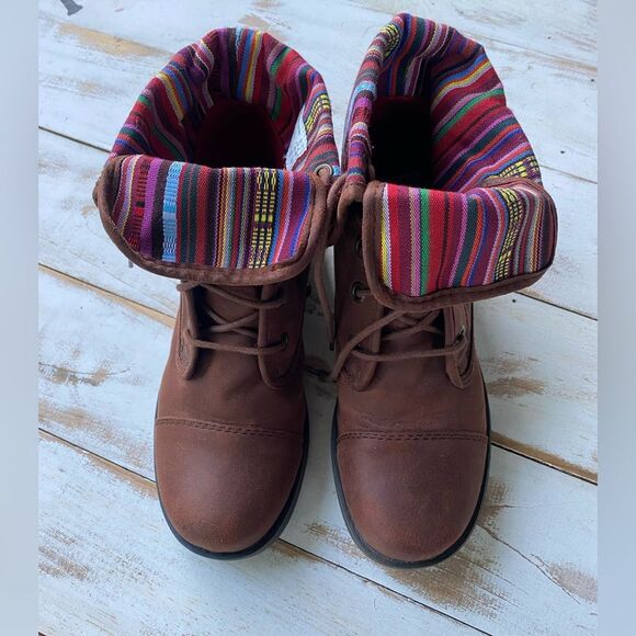 AMERICAN EAGLE boots brown faux leather FALL bootie boho colorful EUC 9.5 - Picture 9 of 11